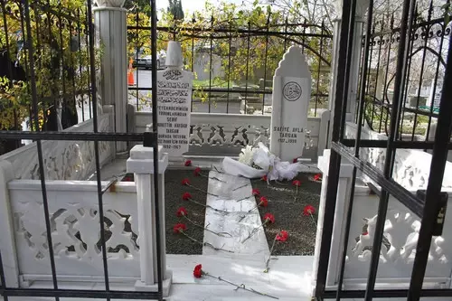 Safiye Ayla Targan, Ölüm Yıl Dönümünde Anıldı Safiye Ayla Targan, Ölüm Yıl Dönümünde Anıldı