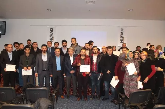 120 Genç Girişimci Sertifika Almaya Hak Kazandı 120 Genç Girişimci Sertifika Almaya Hak Kazandı