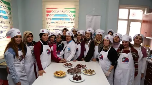 Ev Yemekleri Hazırlama ve Pastacı Çırağı Kursu Veriliyor Haberler