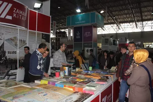 Çukurova Kitap Fuarı Bu Yıl Rekor Ziyaretçiyi Ağırladı Çukurova Kitap Fuarı Bu Yıl Rekor Ziyaretçiyi Ağırladı