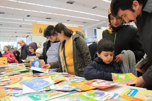 Ankara Kitap Fuarı'nı Çoğu Çocuk 250 Bin Kişi Gezdi Ankara Kitap Fuarı'nı Çoğu Çocuk 250 Bin Kişi Gezdi