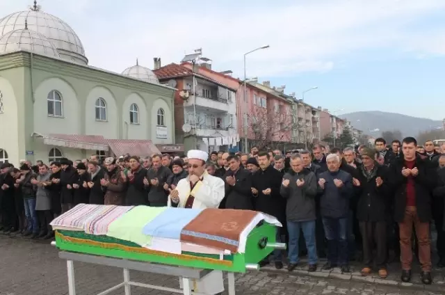 Nevzat Parlak Son Yolculuğuna Uğurlandı Nevzat Parlak Son Yolculuğuna Uğurlandı