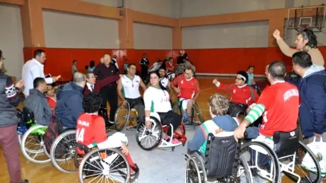 İzmir Üniversitesi Kes'ten 7'de 7