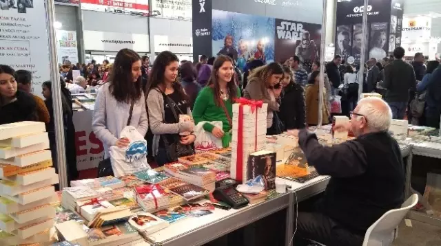 Gkv'li Öğrenciler Tüyap Kitap Fuarına Çıkarma Yaptı Gkv'li Öğrenciler Tüyap Kitap Fuarına Çıkarma Yaptı