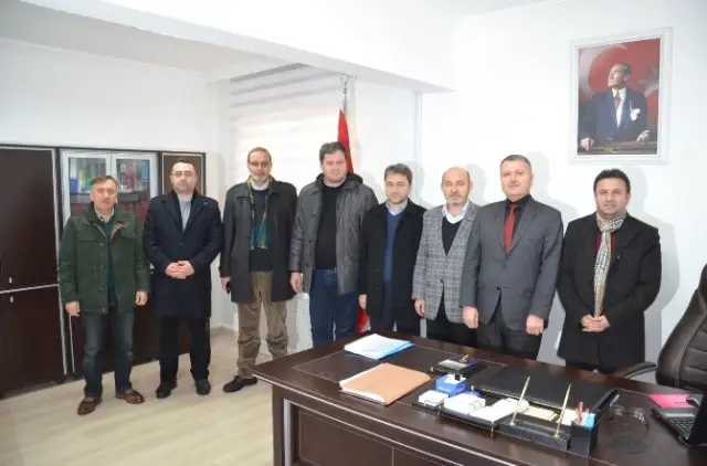 AK Parti'den Vergi Dairesine Ziyaret AK Parti'den Vergi Dairesine Ziyaret