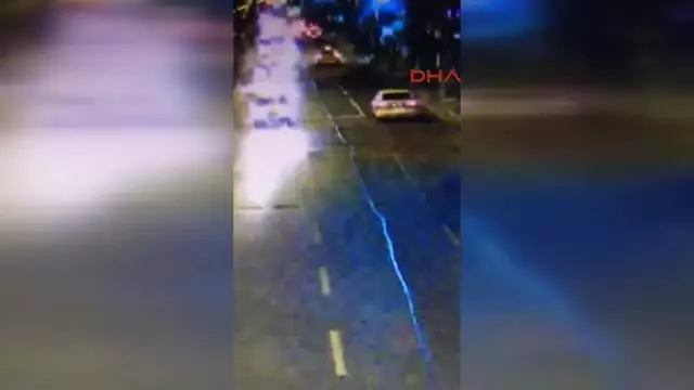 Ünlü Yönetmen Sinan Çetin'in Oğlunun Karıştığı Feci Kaza Kamerada