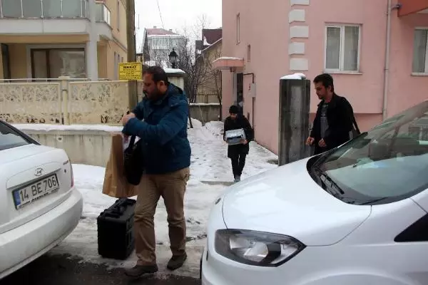 Bolu'daki Bildirici Akademisyenlere Polis Baskını Bolu'daki Bildirici Akademisyenlere Polis Baskını