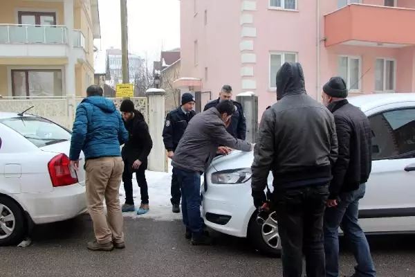 Bolu'daki Bildirici Akademisyenlere Polis Baskını Bolu'daki Bildirici Akademisyenlere Polis Baskını