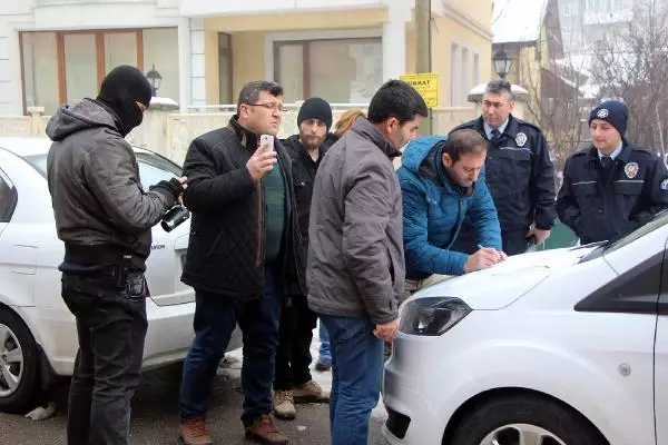 Bolu'daki Bildirici Akademisyenlere Polis Baskını Bolu'daki Bildirici Akademisyenlere Polis Baskını