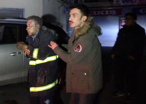 Trafo Teknisyenler İçindeyken Patladı: 2 Yaralı Trafo Teknisyenler İçindeyken Patladı: 2 Yaralı