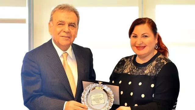 İzmir Gönüllülerinden 'Şükranla' İzmir Gönüllülerinden 'Şükranla'