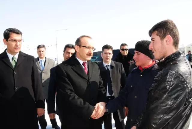 Muş Valisi Yavuz'dan Terör Örgütüne Sert Tepki Muş Valisi Yavuz'dan Terör Örgütüne Sert Tepki