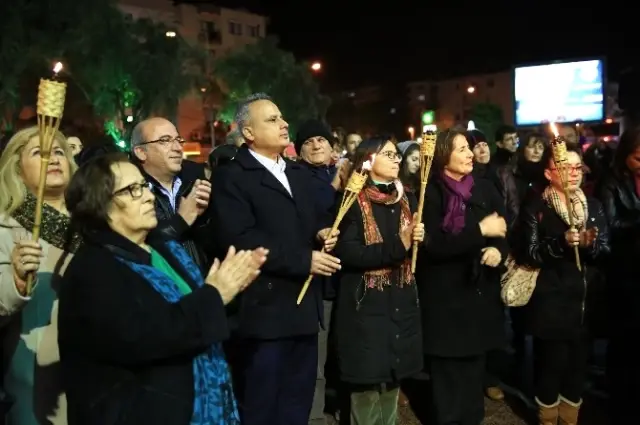 Bucalı Kadınlar Özgecan İçin Sokaklarda