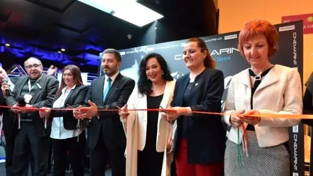 Türkan Şoray'la Selfie Yarışı Türkan Şoray'la Selfie Yarışı