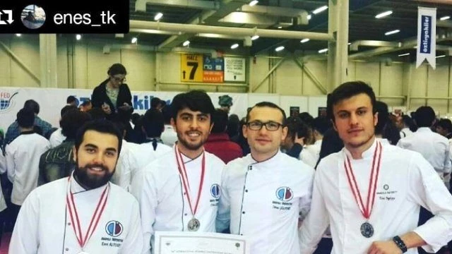 Anadolu Üniversitesi Aşçılık Takımı Madalyalarla Döndü ...