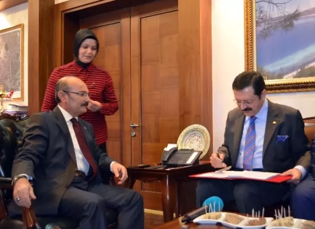 TOBB Başkanı Hisarcıklıoğlu'na Makü'den Fahri Doktora Payesi