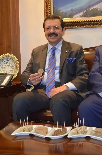 TOBB Başkanı Hisarcıklıoğlu'na Makü'den Fahri Doktora Payesi