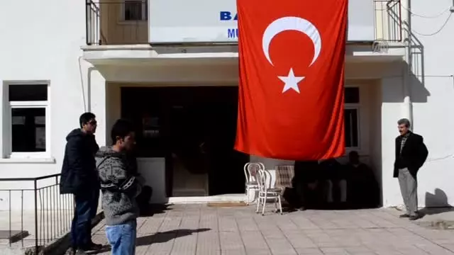 Ankara'daki Terör Saldırısında Şehit Olan Astsubay Baran'ın Baba Evi Ankara'daki Terör Saldırısında Şehit Olan Astsubay Baran'ın Baba Evi