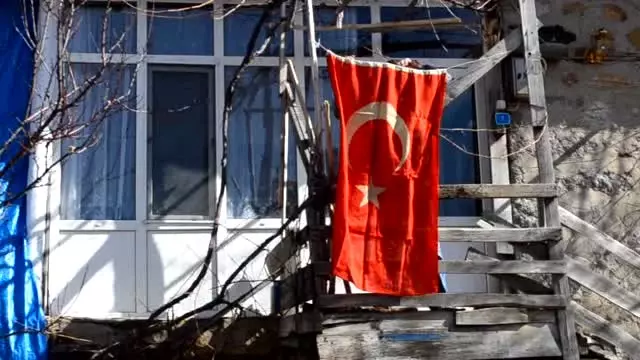 Ankara'daki Terör Saldırısında Şehit Olan Astsubay Baran'ın Baba Evi Ankara'daki Terör Saldırısında Şehit Olan Astsubay Baran'ın Baba Evi