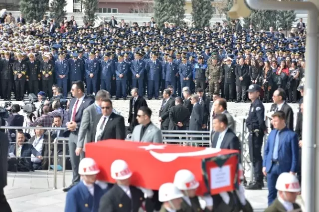 8 Şehit İçin Cenaze Namazı Kılındı 8 Şehit İçin Cenaze Namazı Kılındı