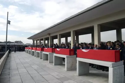 Ankara 8 Şehidini Uğurladı Ankara 8 Şehidini Uğurladı