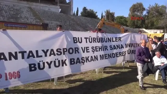 Antalya Atatürk Stadyumu Yıkımı Başladı Antalya Atatürk Stadyumu Yıkımı Başladı