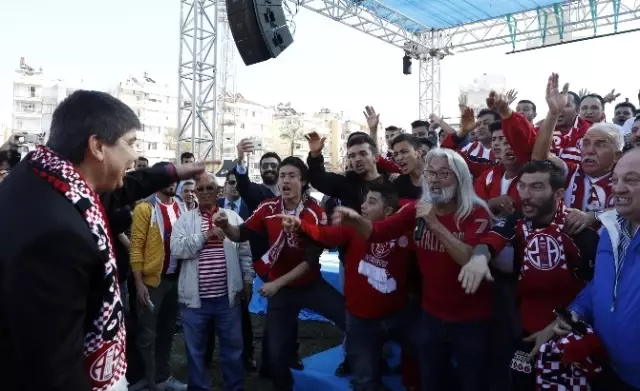 Antalya'nın Yarım Asırlık Atatürk Stadı Yıkılıyor