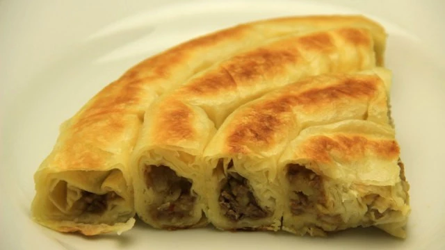 Fırınsız Kıymalı Pratik Rulo Börek Tarifi Haberler