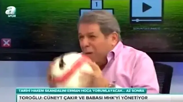 Erman Toroğlu'nun Sabri Taklidi Kırdı Geçirdi