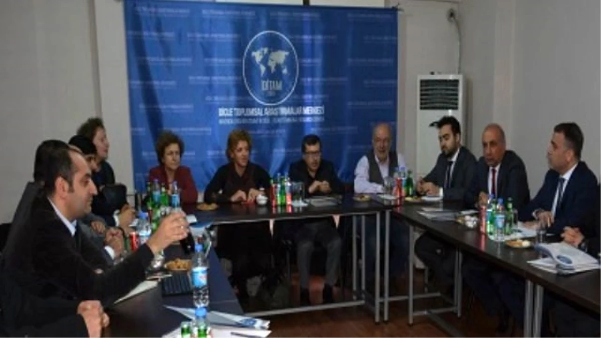 Frassoni: AB Mülteci Sorunu Karşılığında Türkiye'deki Hukuksuzlukları Görmüyor