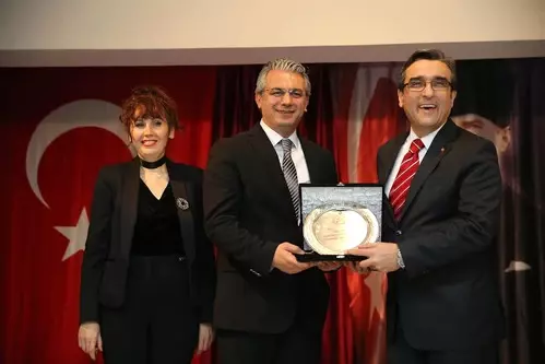 Ali Kaya İlkokulu'nda 'Hizmet' Sevinci Ali Kaya İlkokulu'nda 'Hizmet' Sevinci