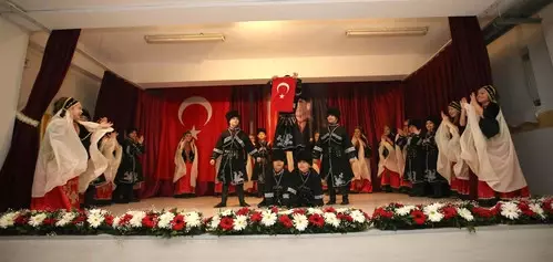 Ali Kaya İlkokulu'nda 'Hizmet' Sevinci Ali Kaya İlkokulu'nda 'Hizmet' Sevinci