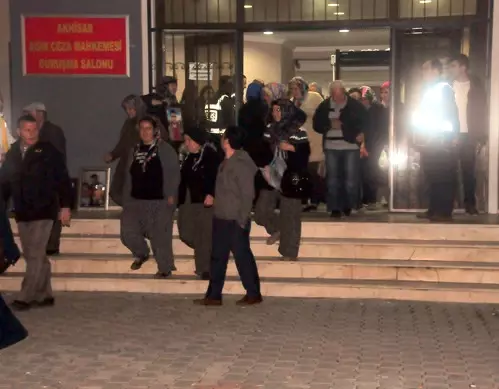 Soma Davası Duruşması 12 Nisan'a Ertelendi Soma Davası Duruşması 12 Nisan'a Ertelendi