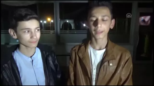 İkiz Kardeşlerin Doğum Günü Mutluluğu İkiz Kardeşlerin Doğum Günü Mutluluğu