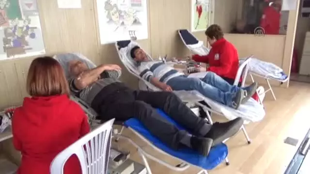 Kan Bağışlayana 'Cins Tavuk Yumurtası' Hediye Kan Bağışlayana 'Cins Tavuk Yumurtası' Hediye