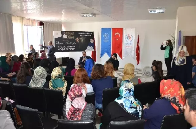 Araştırmacı Yazar Şenlikoğlu Bilecik'li Gençlerle Buluştu Araştırmacı Yazar Şenlikoğlu Bilecik'li Gençlerle Buluştu