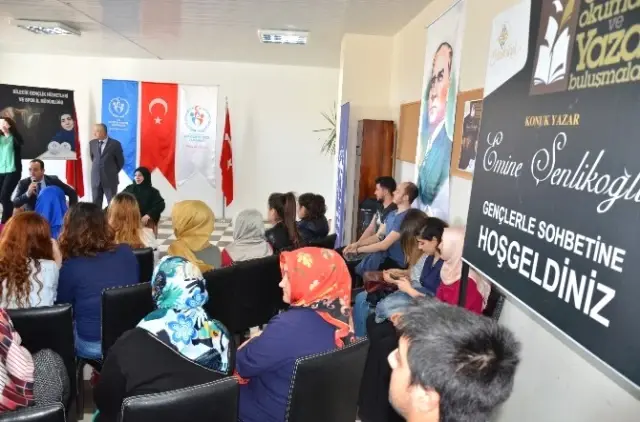 Araştırmacı Yazar Şenlikoğlu Bilecik'li Gençlerle Buluştu Araştırmacı Yazar Şenlikoğlu Bilecik'li Gençlerle Buluştu