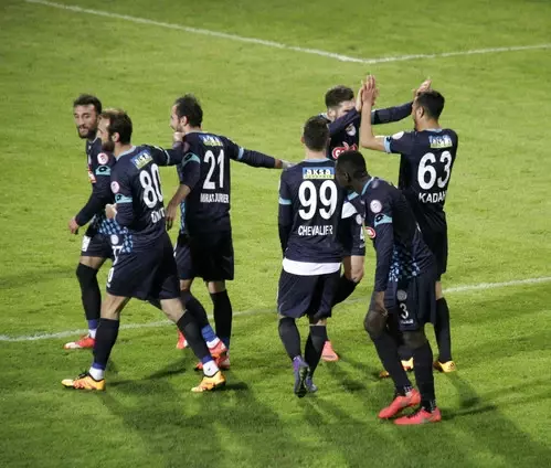 Çaykur Rizespor, Türkiye Kupası'nda Yarı Finale Yükseldi Çaykur Rizespor, Türkiye Kupası'nda Yarı Finale Yükseldi