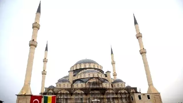 Cumhurbaşkanı Erdoğan, Gana Millet Camii ve Külliyesi'ni Ziyaret Etti Cumhurbaşkanı Erdoğan, Gana Millet Camii ve Külliyesi'ni Ziyaret Etti