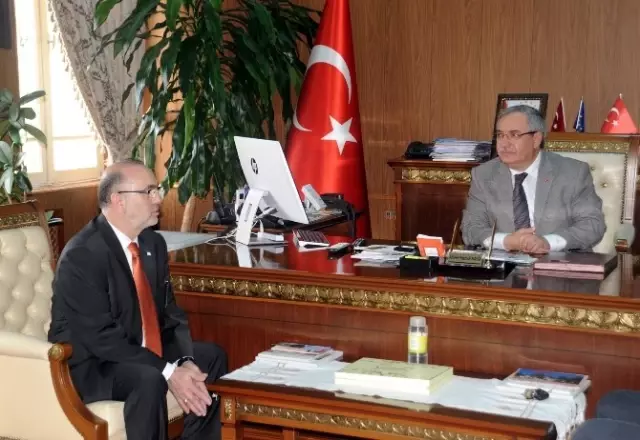 Muhasebecilerden Vali Nayir'e Ziyaret Muhasebecilerden Vali Nayir'e Ziyaret