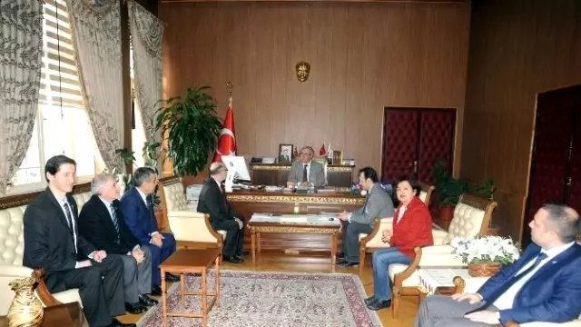 Muhasebecilerden Vali Nayir'e Ziyaret Muhasebecilerden Vali Nayir'e Ziyaret