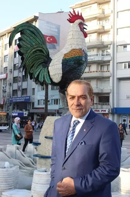 Atatürk'e Benzeyen Oyuncuyu Gören Vatandaşlar Gözyaşlarını Tutamadı