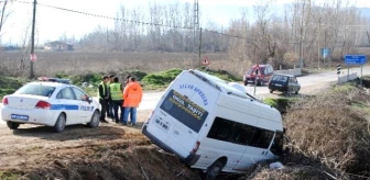 Amasya'da İşçileri Taşıyan Minibüsle Otomobil Çarpıştı: 4 Yaralı