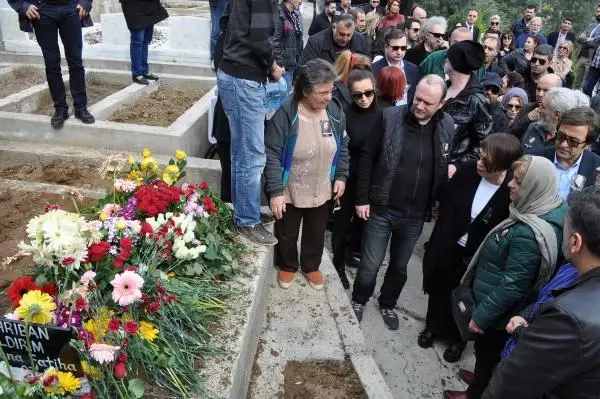 Bülent Ersoy, Sezen Aksu'nun Annesi İçin Dua Etti