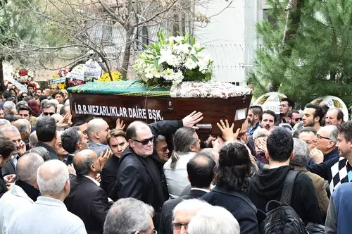 Sezen Aksu'yu Acı Gününde Sanat Camiası Yalnız Bırakmadı