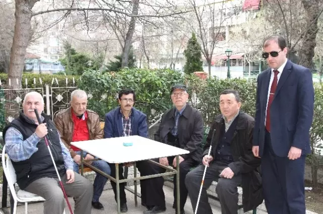 Görme Engelliler Evlenme Konusunda Sıkıntı Çekiyor Görme Engelliler Evlenme Konusunda Sıkıntı Çekiyor