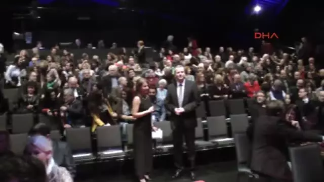 Almanya?da Kadir İnanır?a Onur Ödülü Verildi