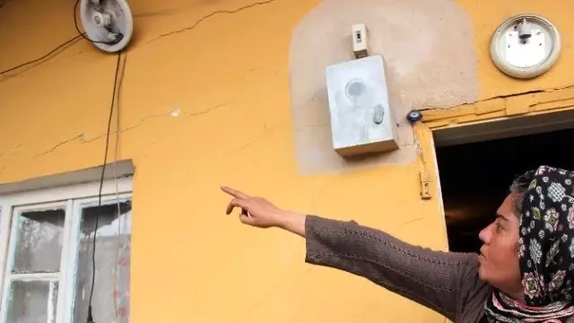 Karabük'te Binada Heyelan Tehlikesi Karabük'te Binada Heyelan Tehlikesi