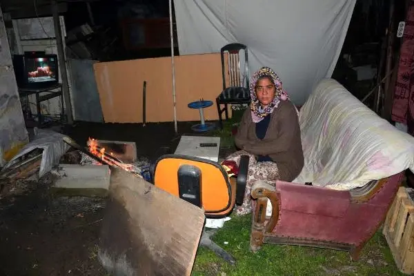 Sokakta Kalan Ankaralı Turgut'un Kız Kardeşi Polisevine Yerleştirildi Sokakta Kalan Ankaralı Turgut'un Kız Kardeşi Polisevine Yerleştirildi