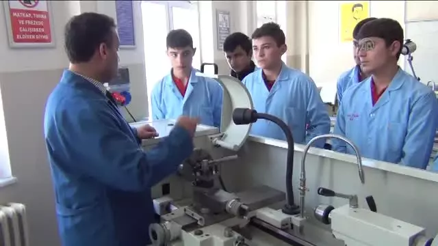 Geleceğin Ustaları, Eğitimlerini Bilgisayar Ortamında Alıyor